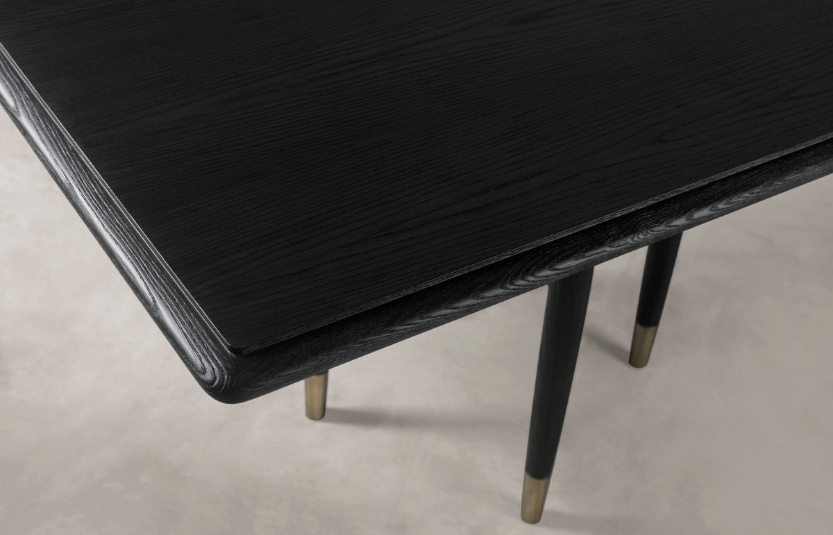 Sou Dining Table