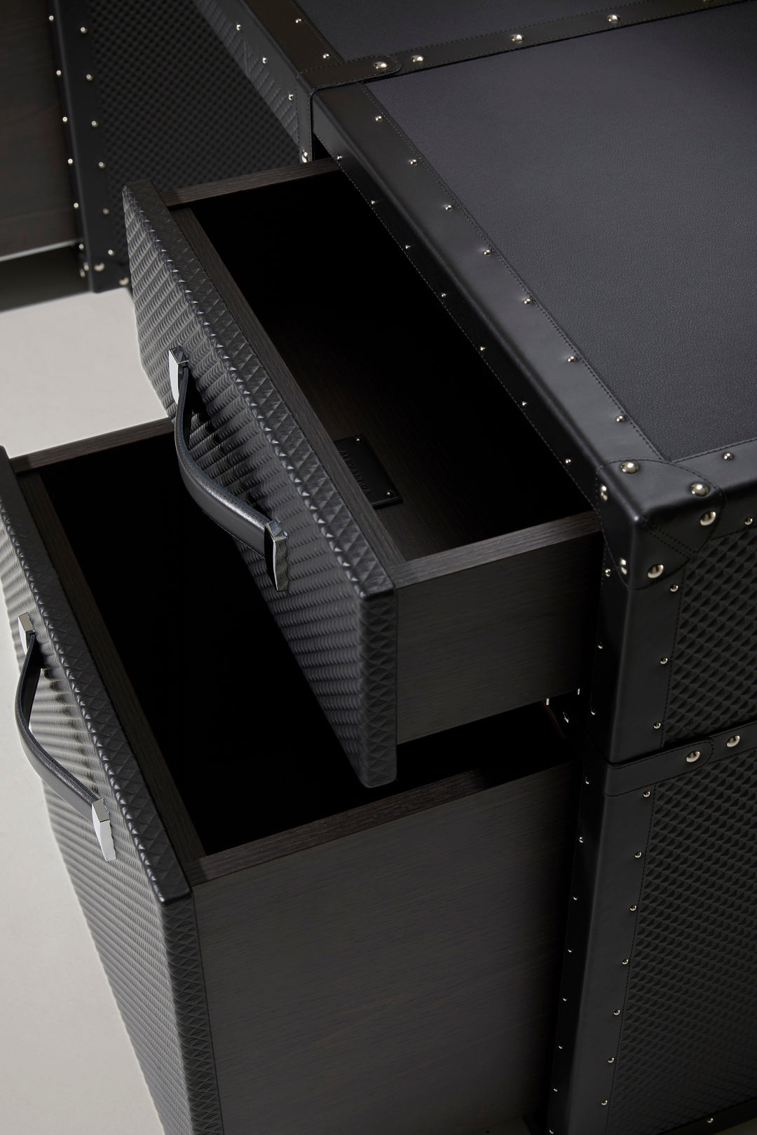 Traveler Dressing Table