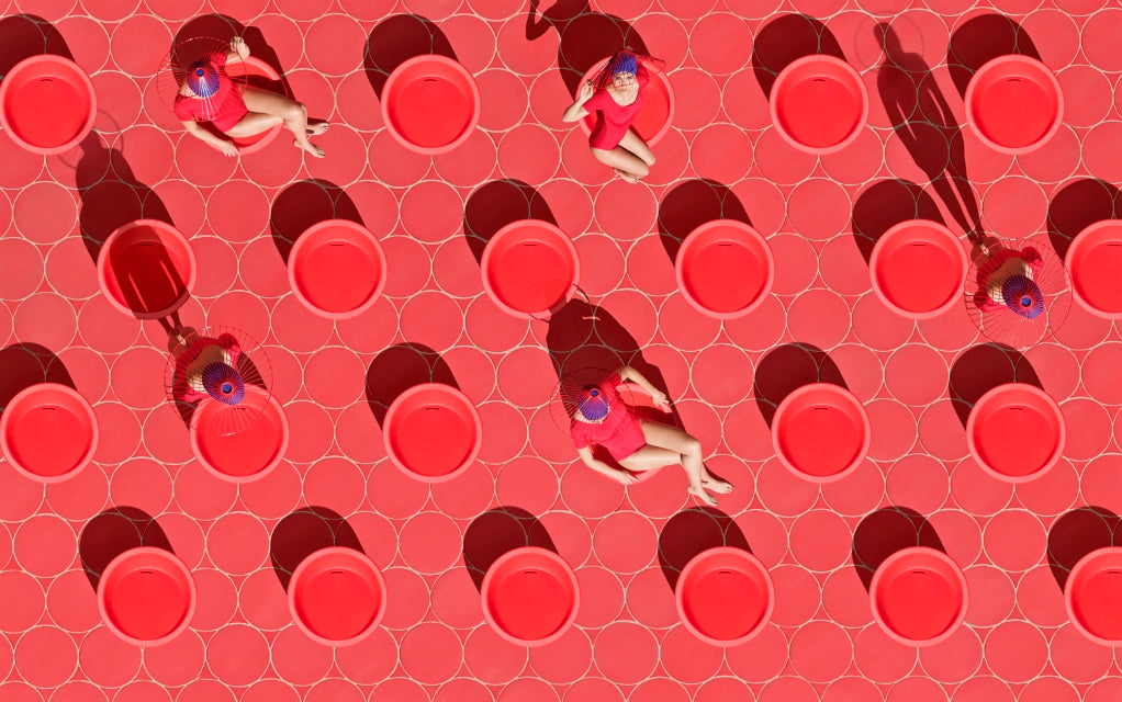 Lipstick Club Chair Table