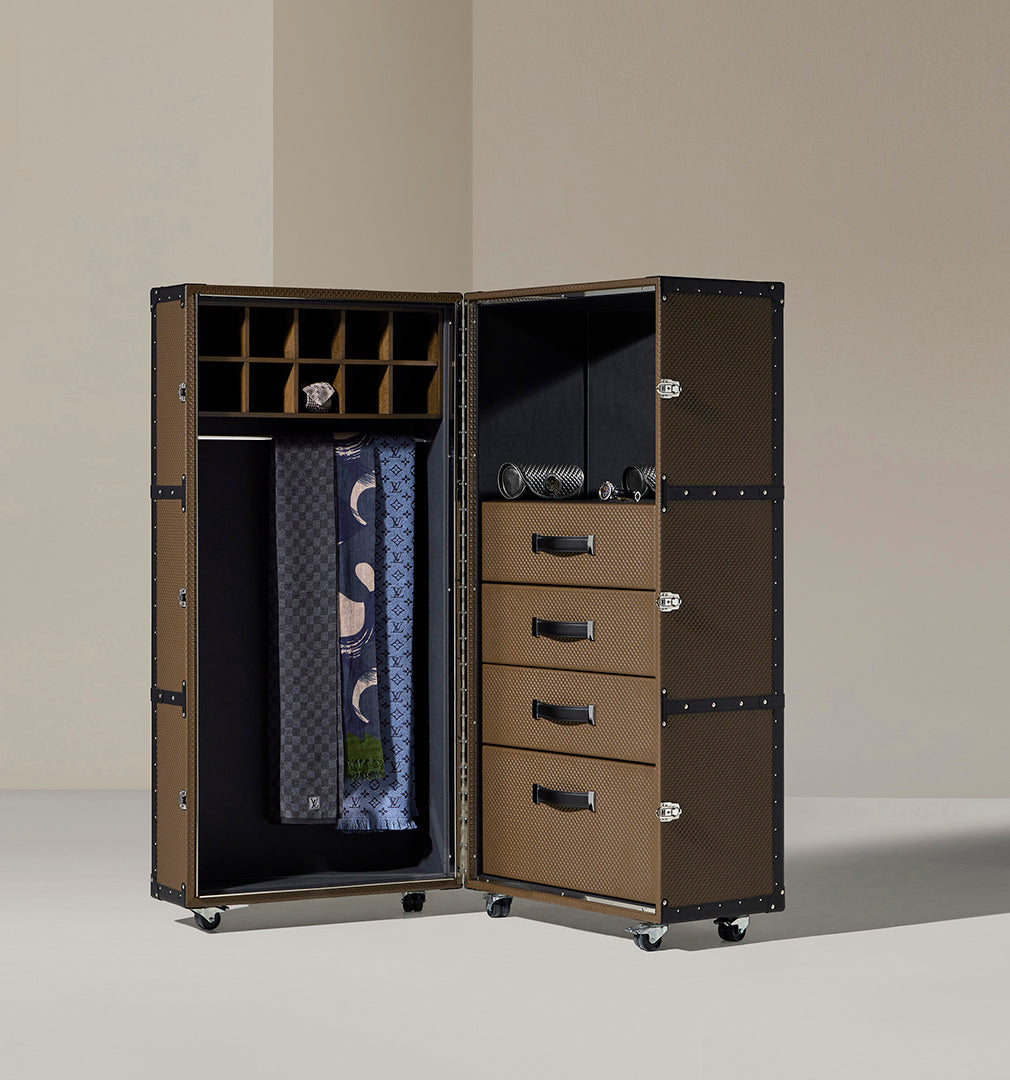 Traveler Accessories Cabinet