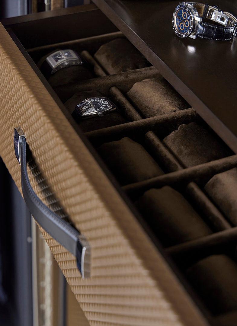 Traveler Accessories Cabinet