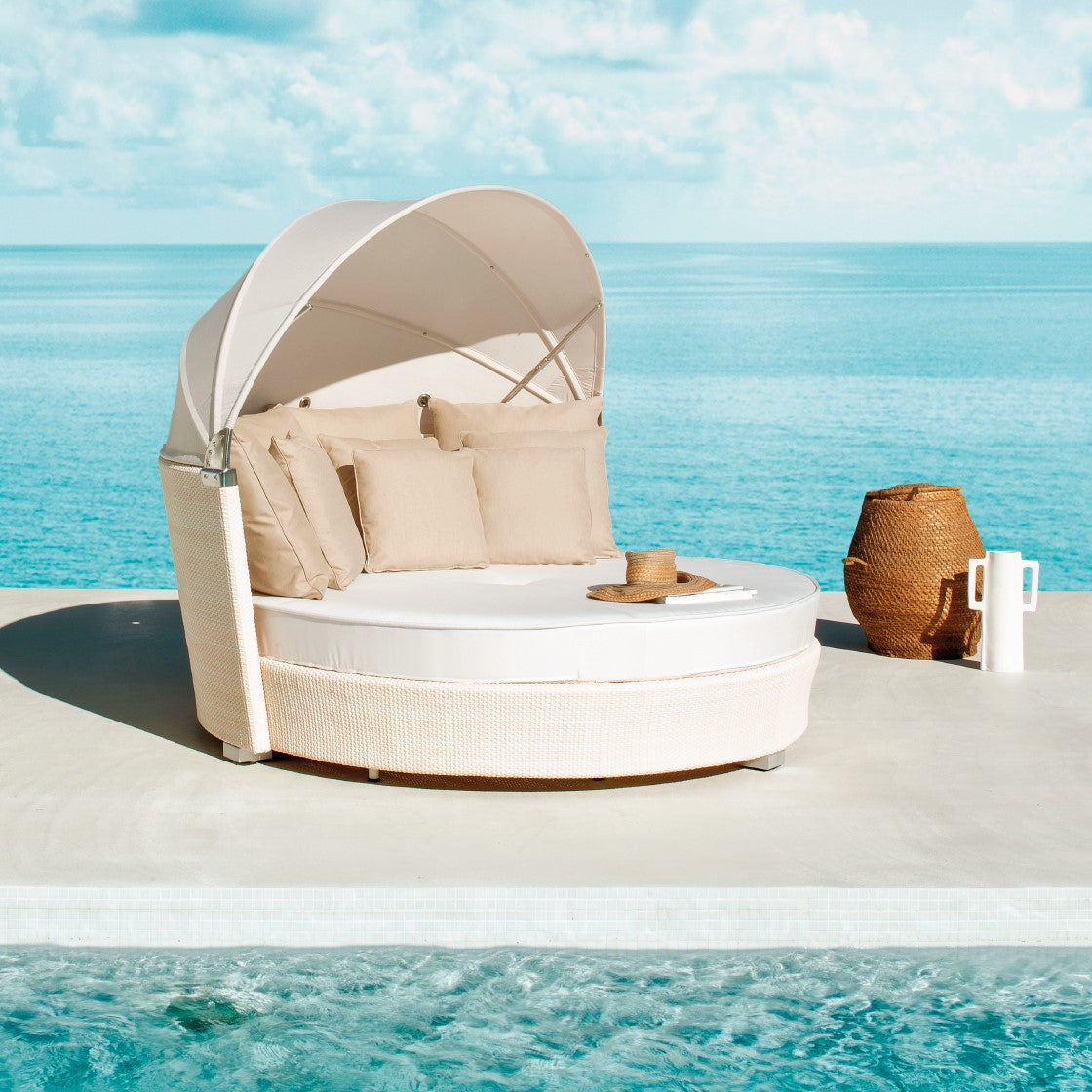 Romantic Sunbed With Canopy