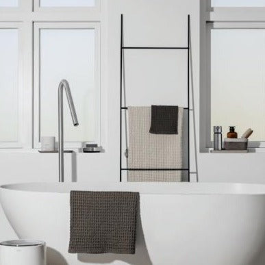 FERA Tall Towel Ladder - Black