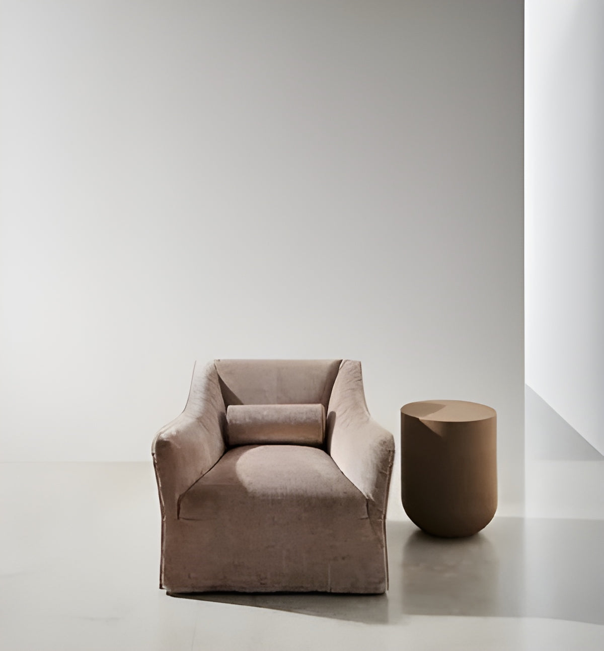 Saia Armchair