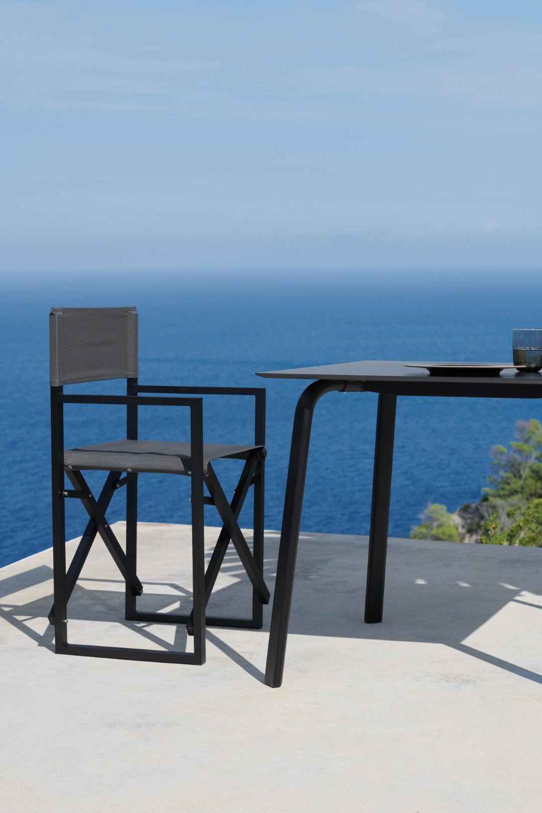 Stack Dining table 90