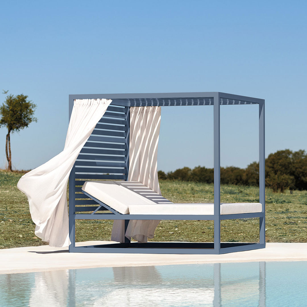 Outdoor Daybeds
