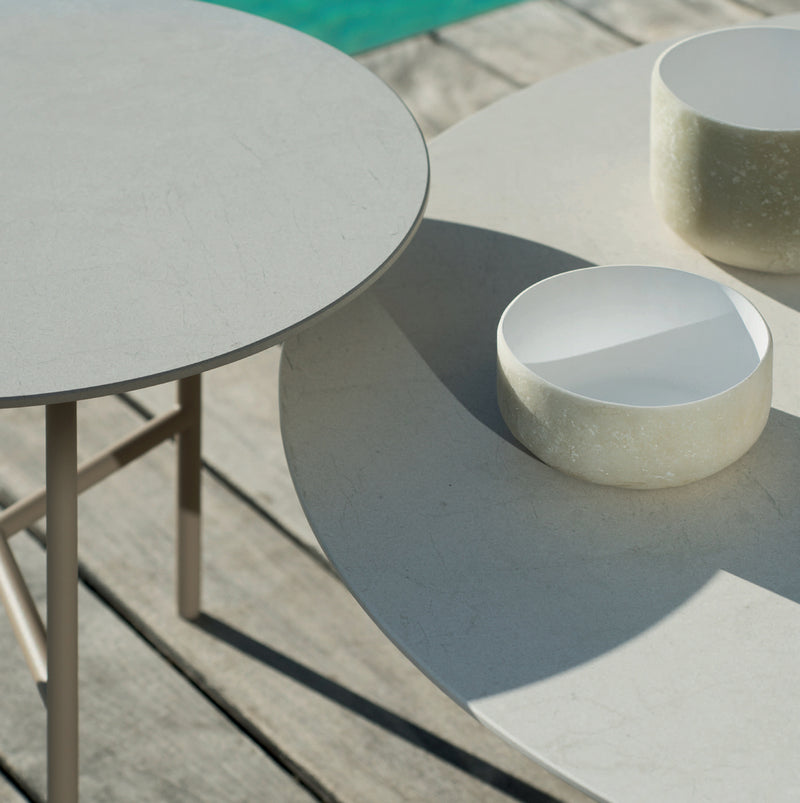 Grada Outdoor Size Table