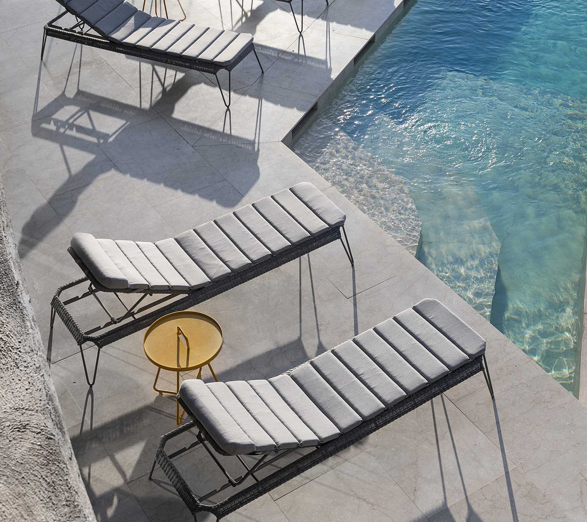 Breeze sunbed lifestyle image