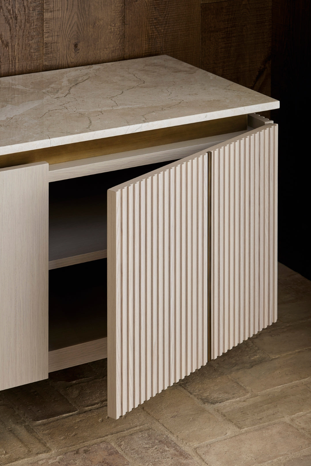 Tempo Sideboard