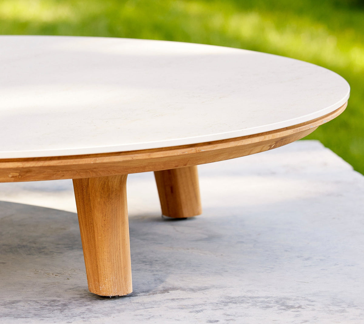 Aspect Coffee Table 144cm close up lifestyle detail by Cane-line