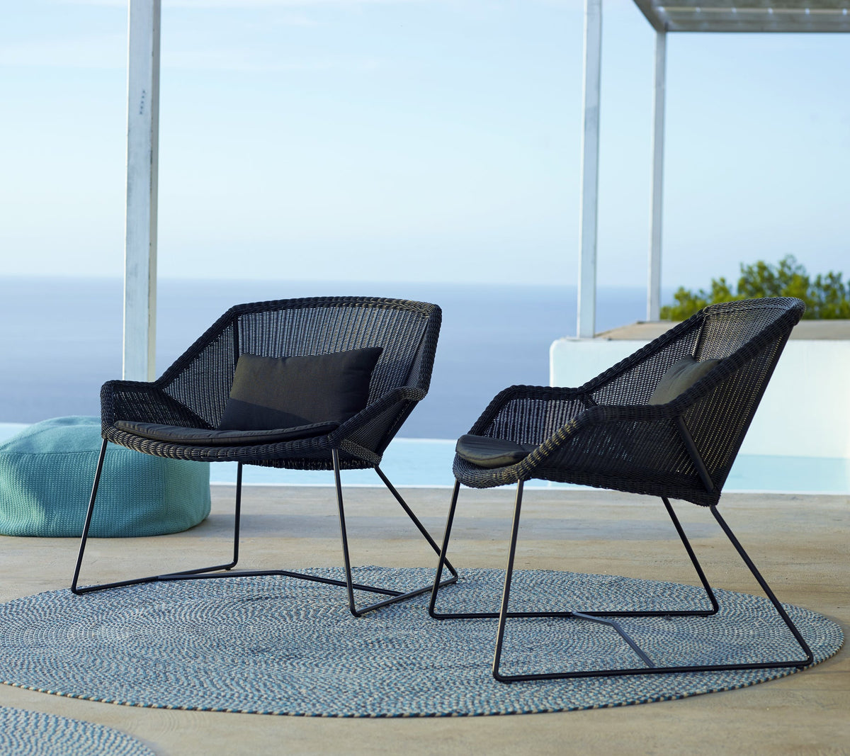 Breeze lounge chair lifestyle image
