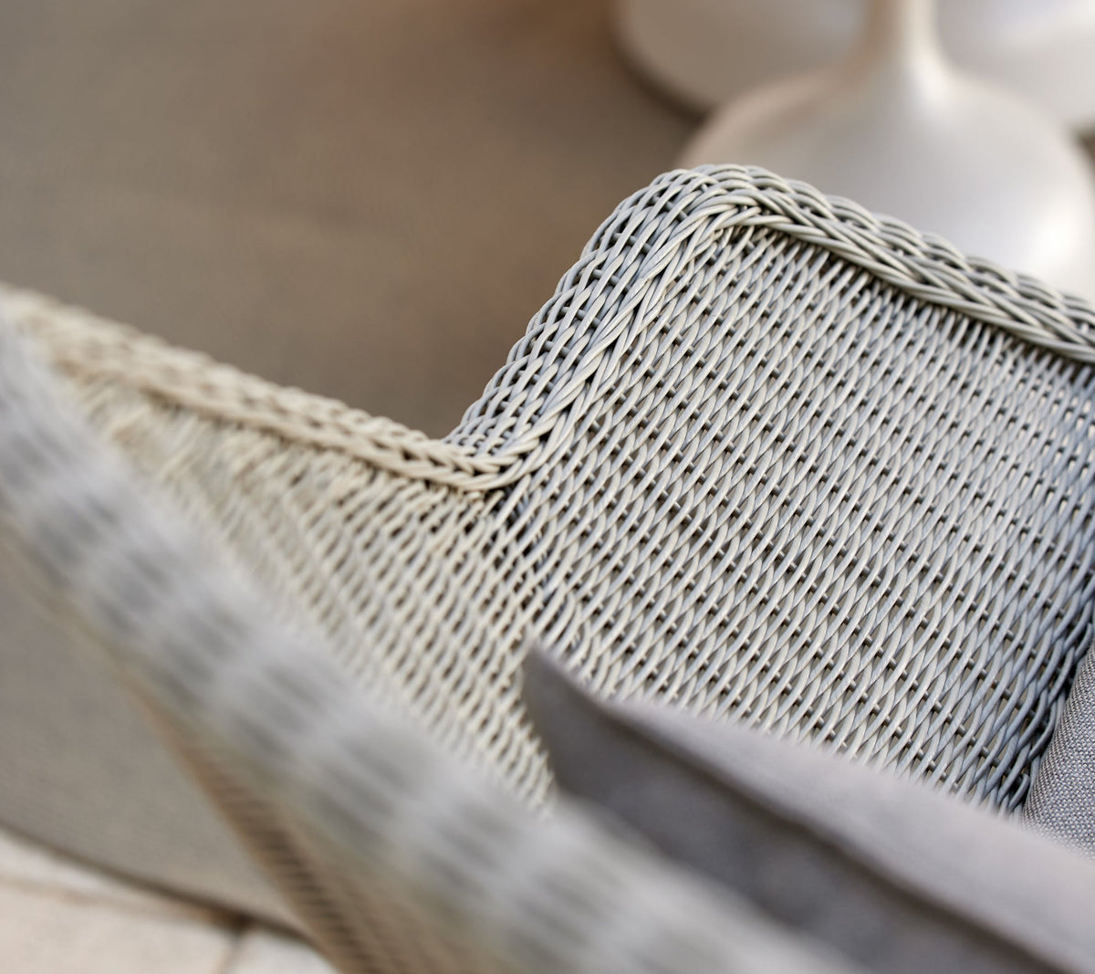 Breeze lounge chair detail image