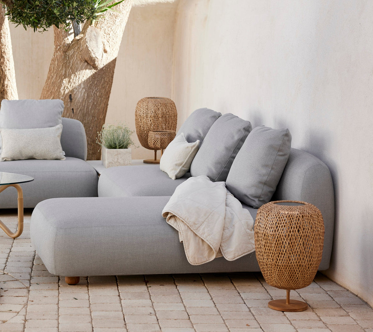Capture chaise lounge module sofa lifestyle daybed image by Cane-line