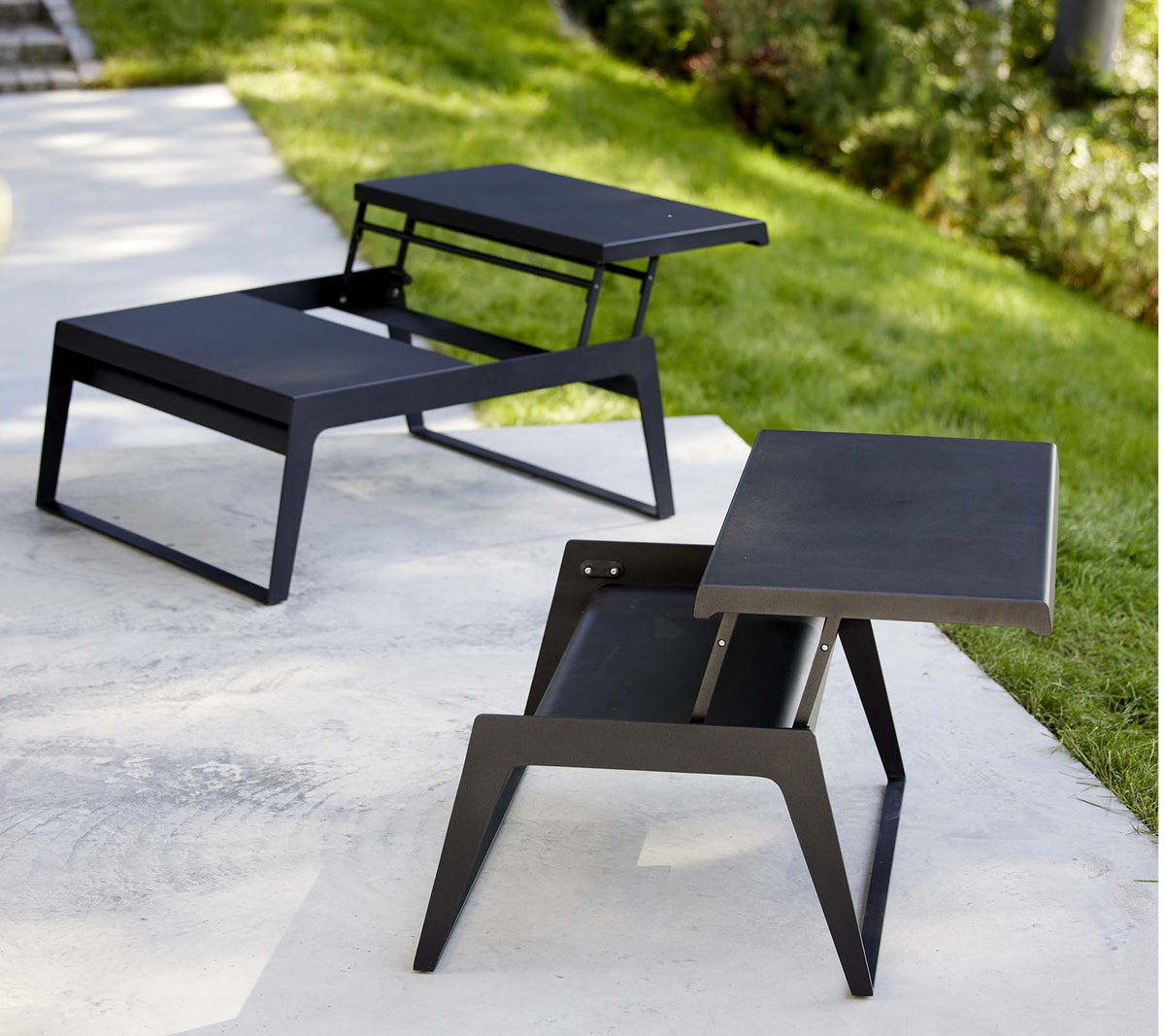 Chill out coffee table by Cane-line