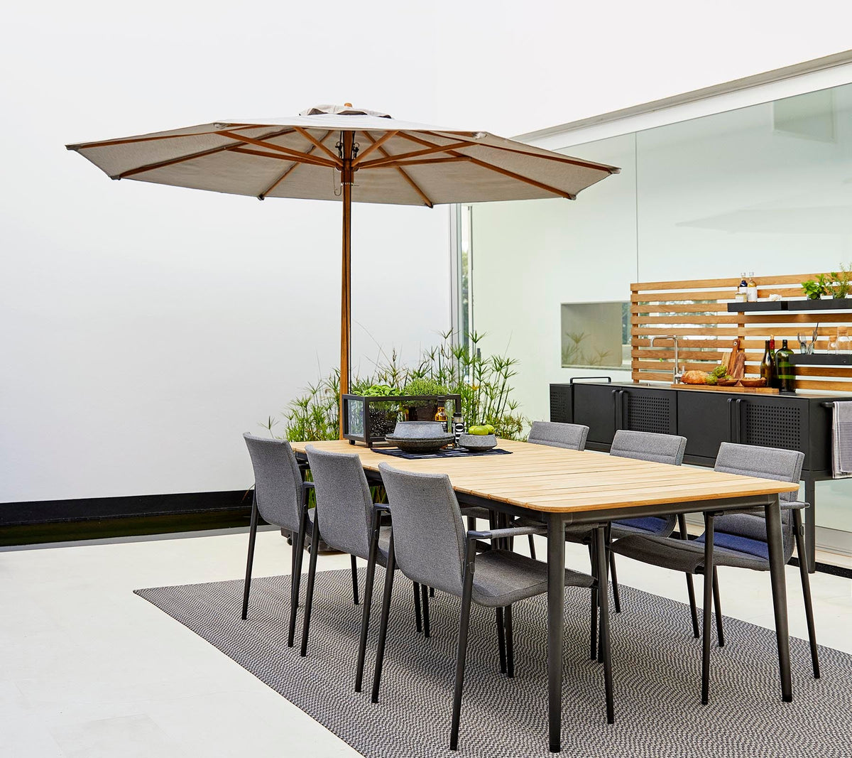 Classic parasol with pulley system, dia. 3 m lifestyle image by Cane-line