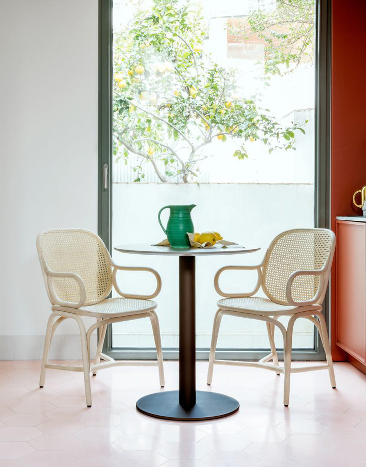 Flamingo Dining Table Stand With Round Top