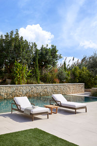 Heritage Chaise With Arms