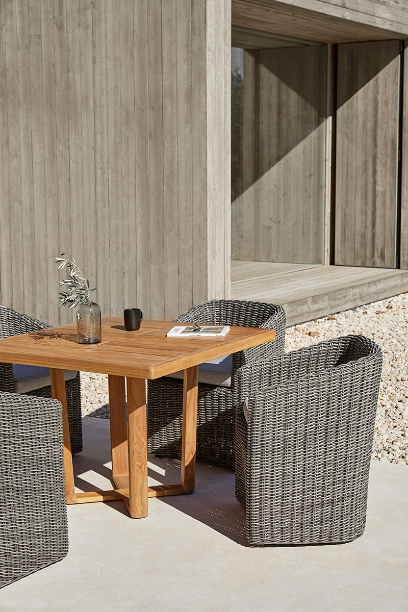 Heritage Square DIning Table