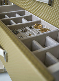 Traveler Accessories Cabinet