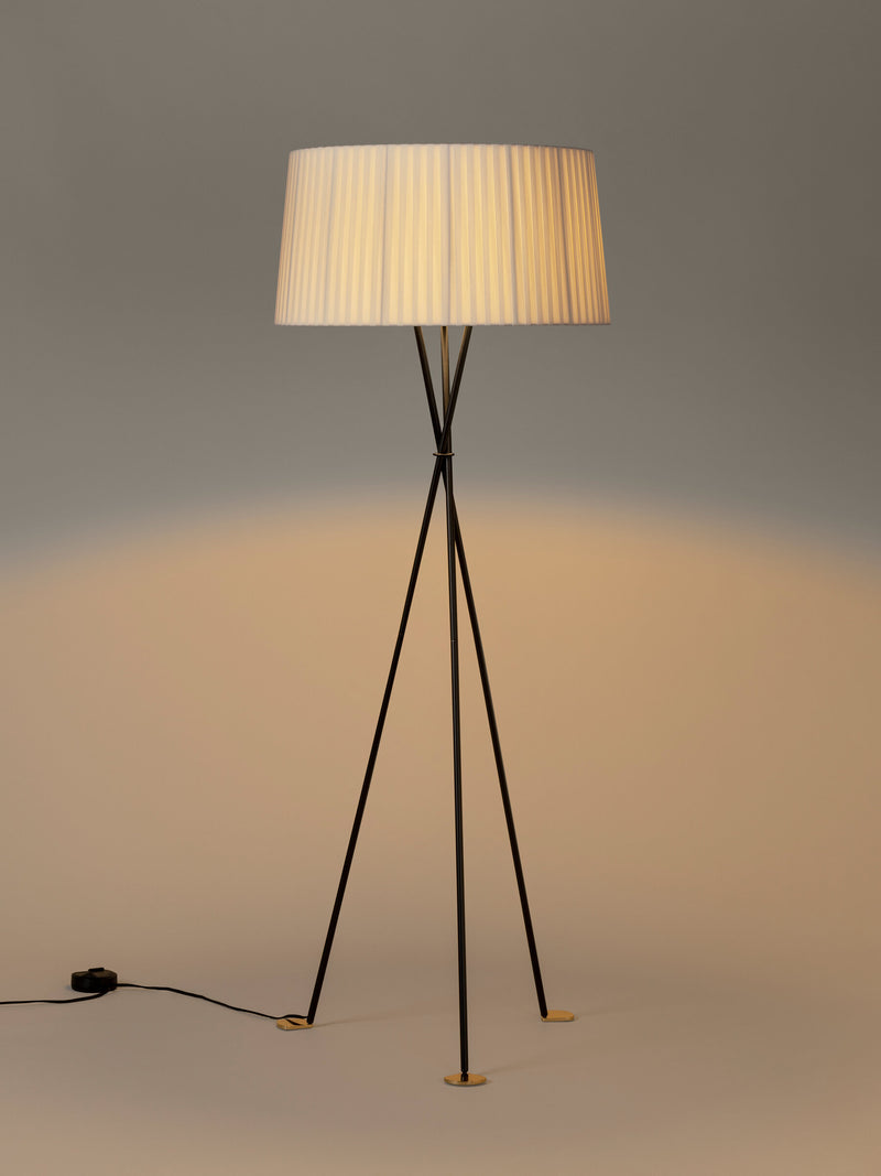 Tripode Floor Lamp