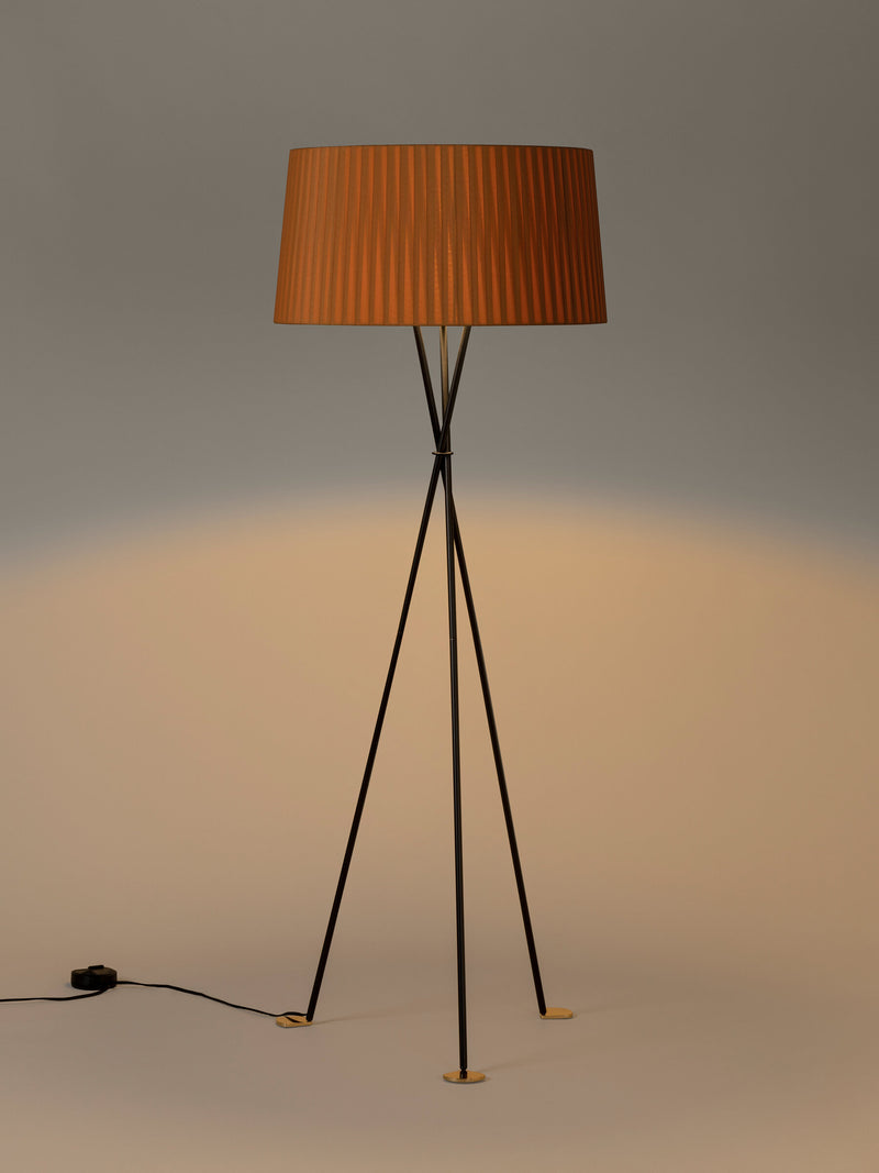 Tripode Floor Lamp