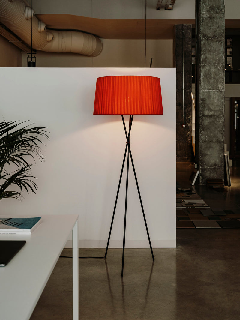 Tripode Floor Lamp