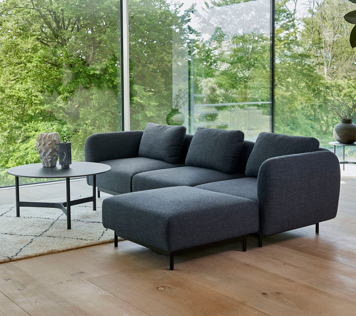 Aura 3-seater sofa with chaise lounge lifestyle image by Cane-line, designed by Foersom & Hiort-Lorenzen MDD