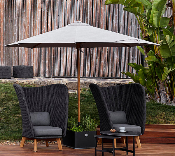 Classic parasol lifestyle image by Cane-line