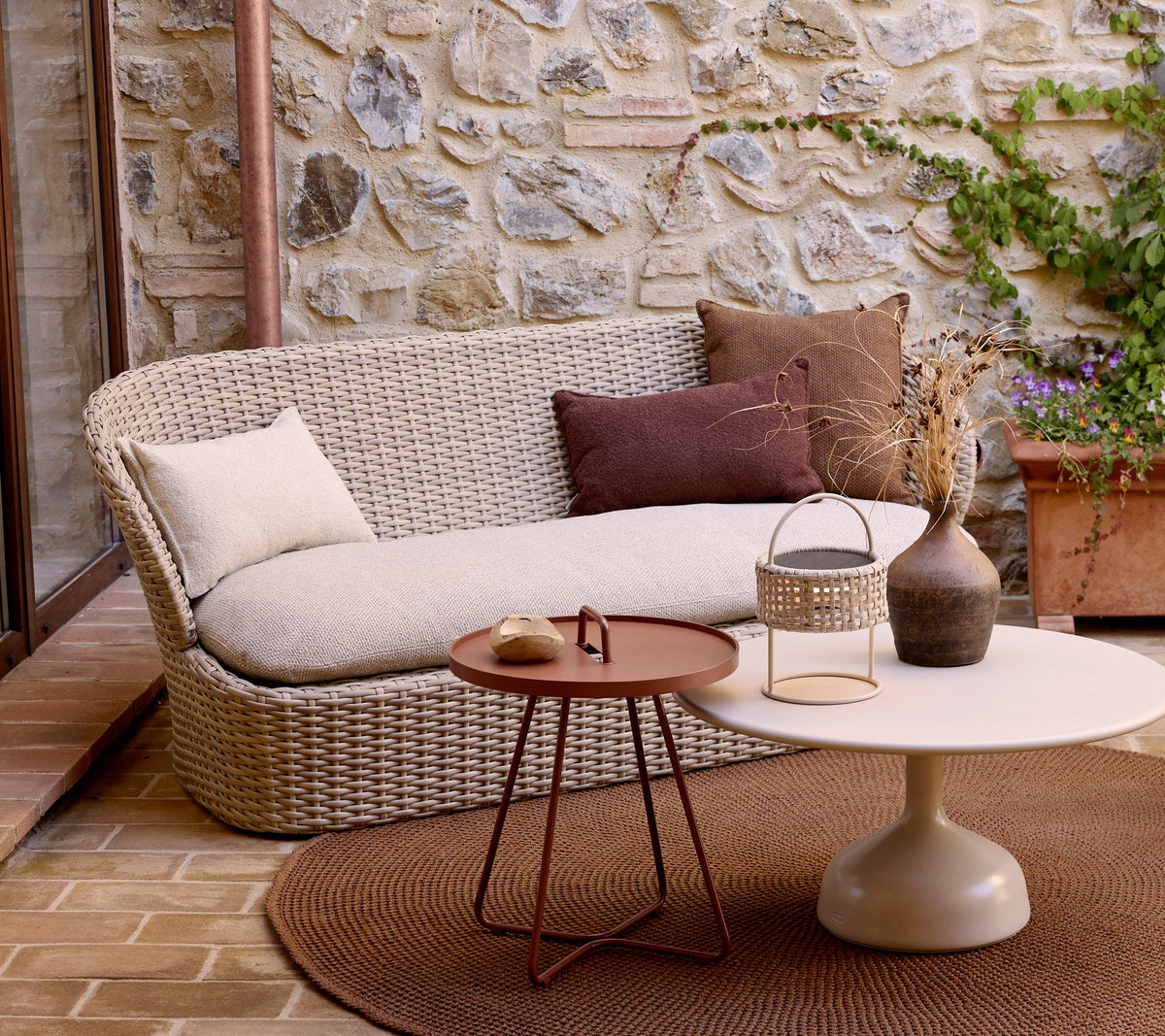Coast 2,5-seater sofa outdoor sofa by Cane-line, designed by Cane-line Design