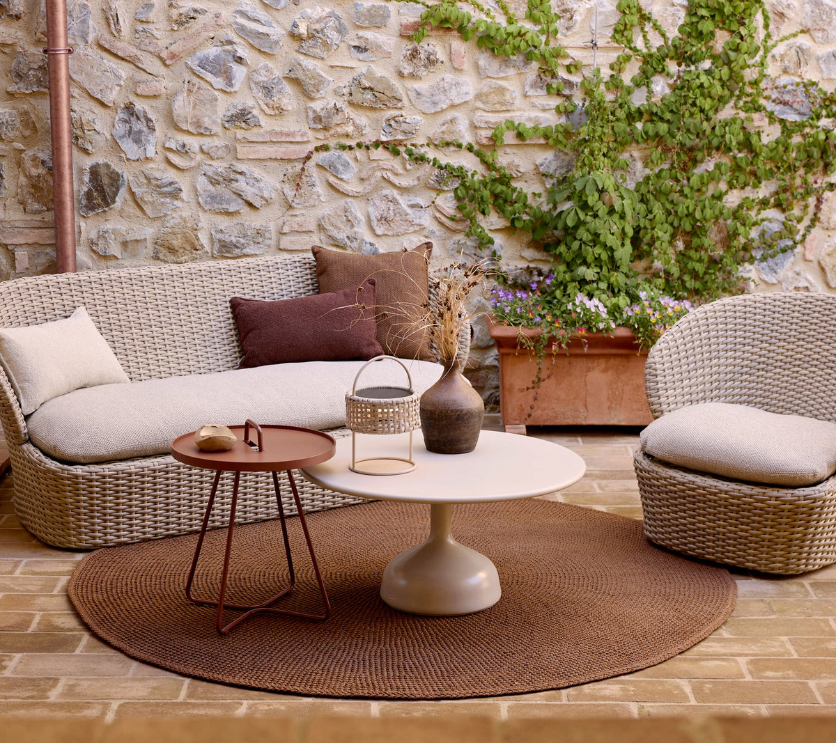 Coast 2,5-seater sofa outdoor sofa by Cane-line, designed by Cane-line Design
