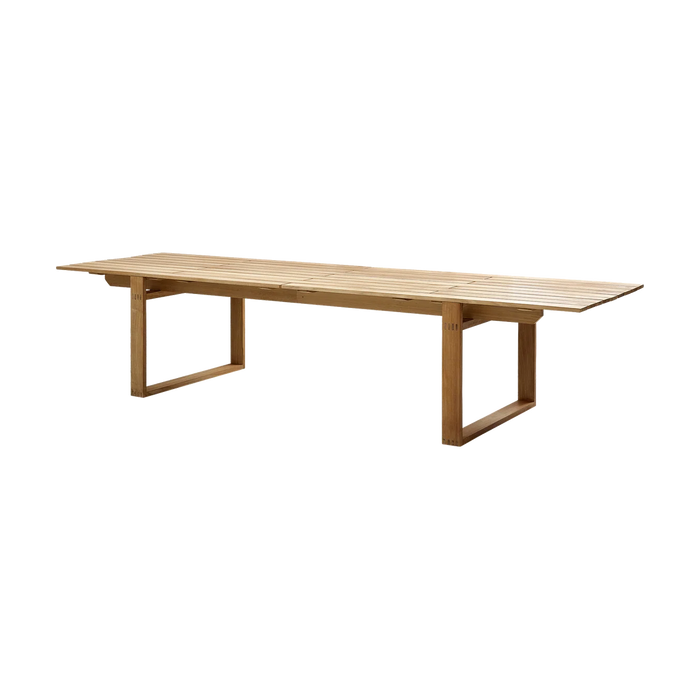 Endless table 332x100 cm outdoor dining table by Cane-line, designed by Foersom and Hiort-Lorenzen MDD