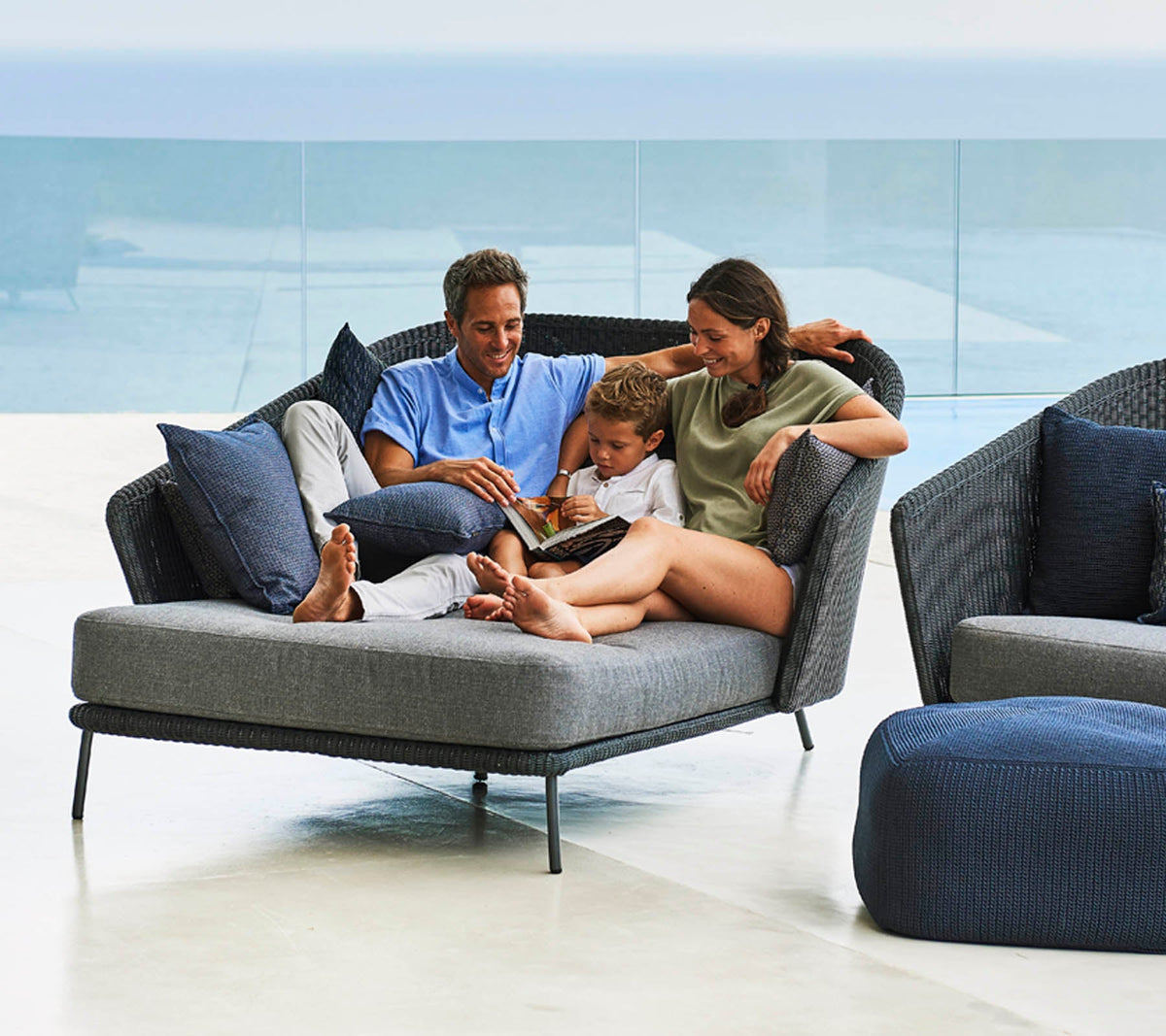 Cane-line Mega daybed right lifestyle image