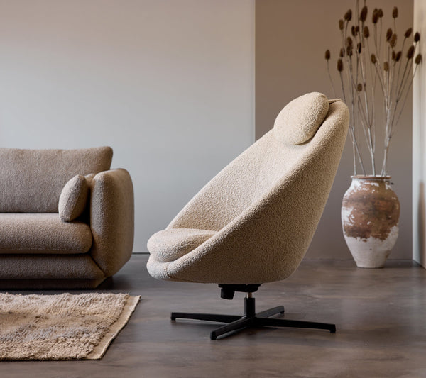 Pace lounge chair lifestyle image by Cane-line
