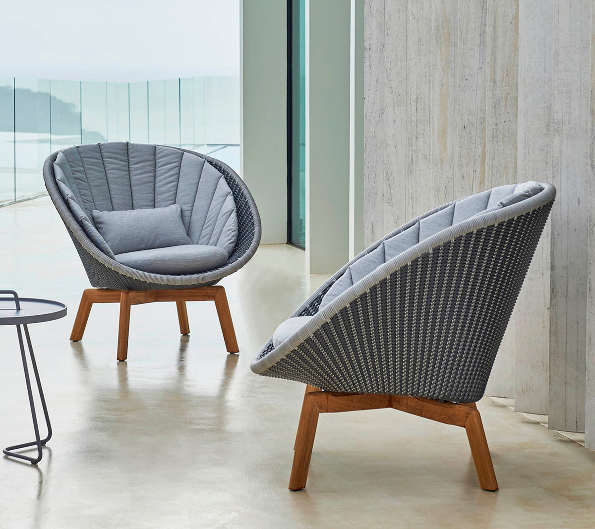Peacock lounge chair lifestyle by Cane-line