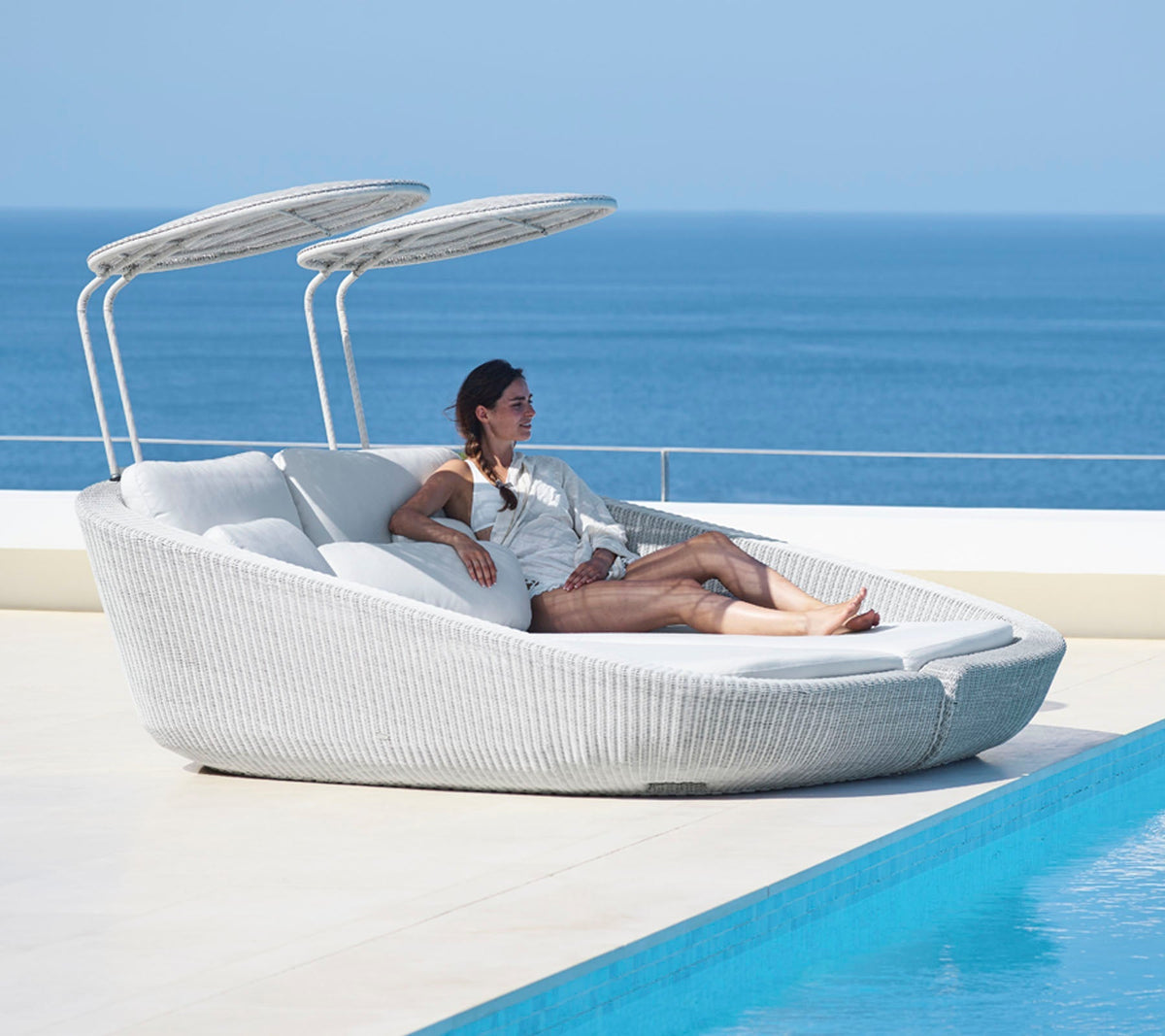 Savannah daybed right module lifestyle image by Cane-line