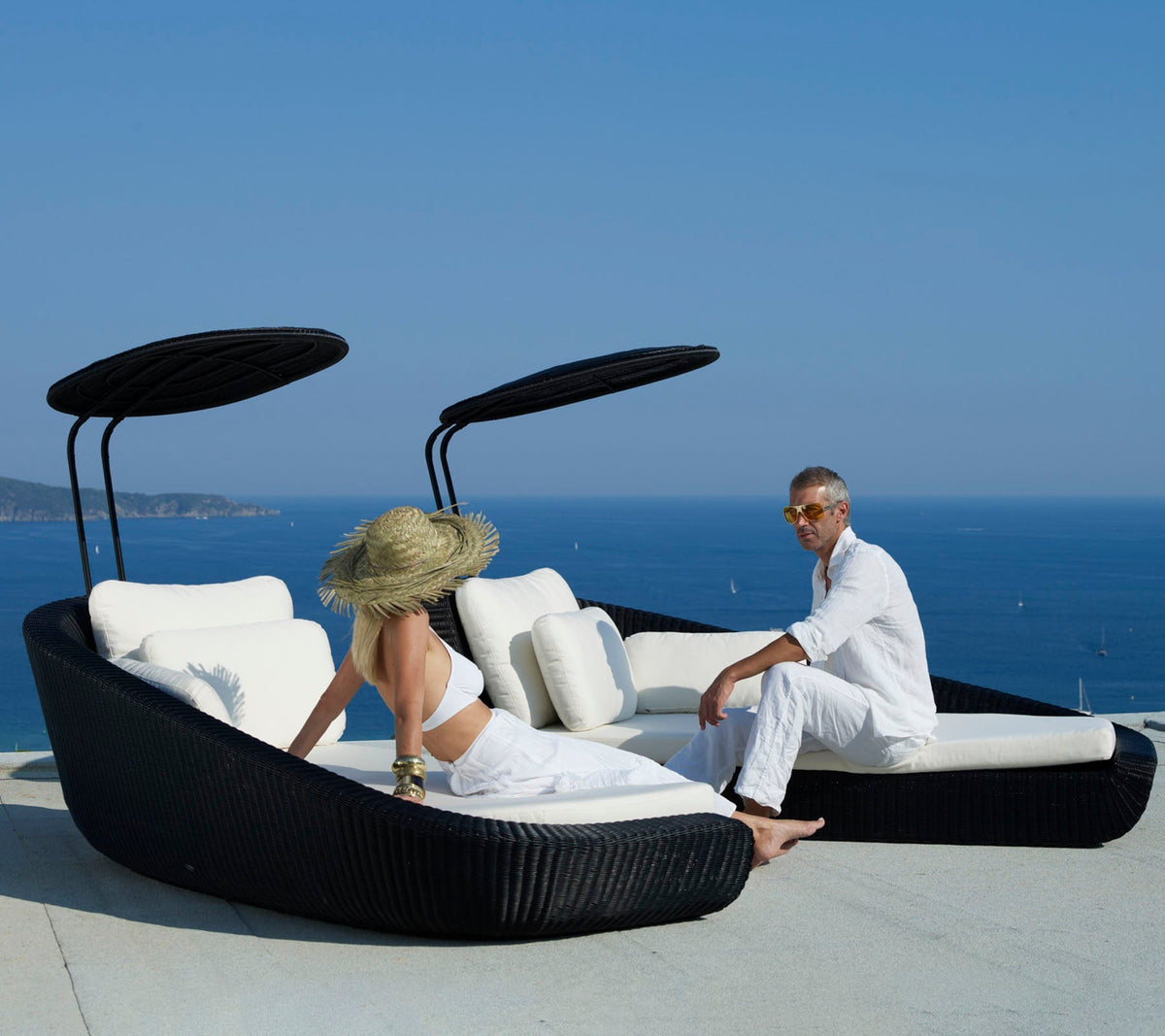 Savannah daybed right module lifestyle image by Cane-line
