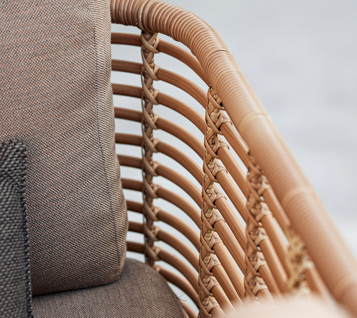Sense lounge chair rattan detail lifestyle image by Cane-line
