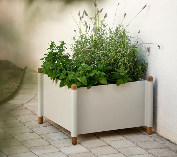 Sticks planter outdoor lifestyle by Cane-line