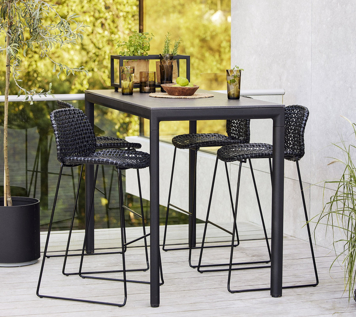 Vibe Bar Chair with Drop bar table