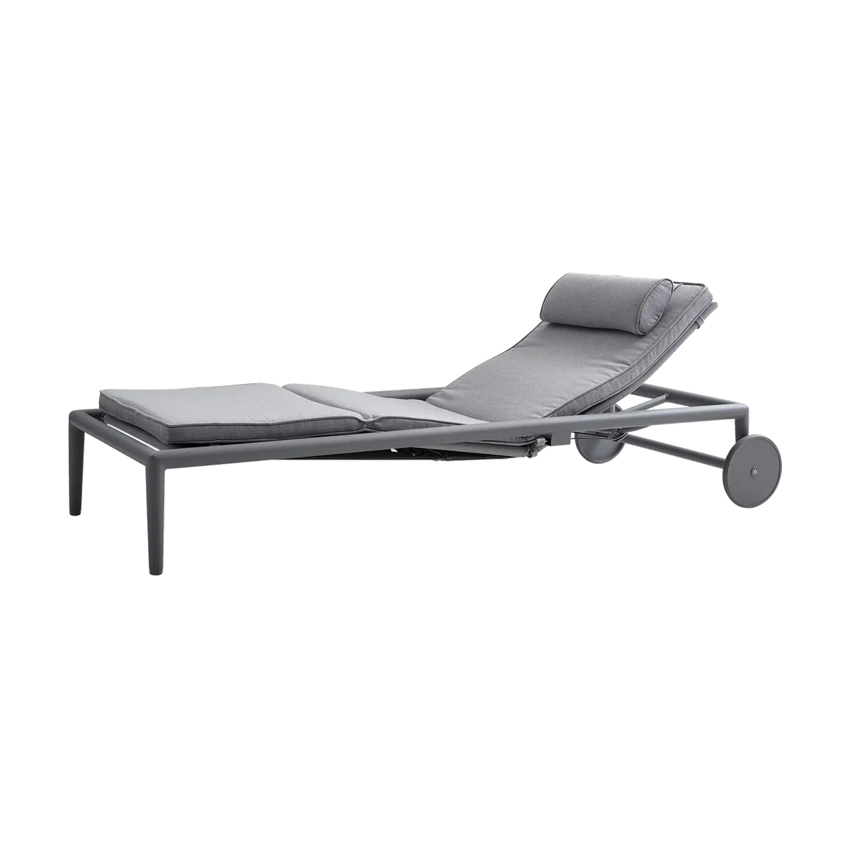 Conic Sunbed w/Gasspring chaise lounge by Cane-line