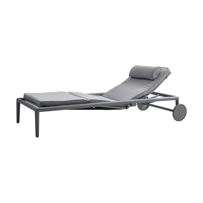 Conic Sunbed w/Gasspring chaise lounge by Cane-line