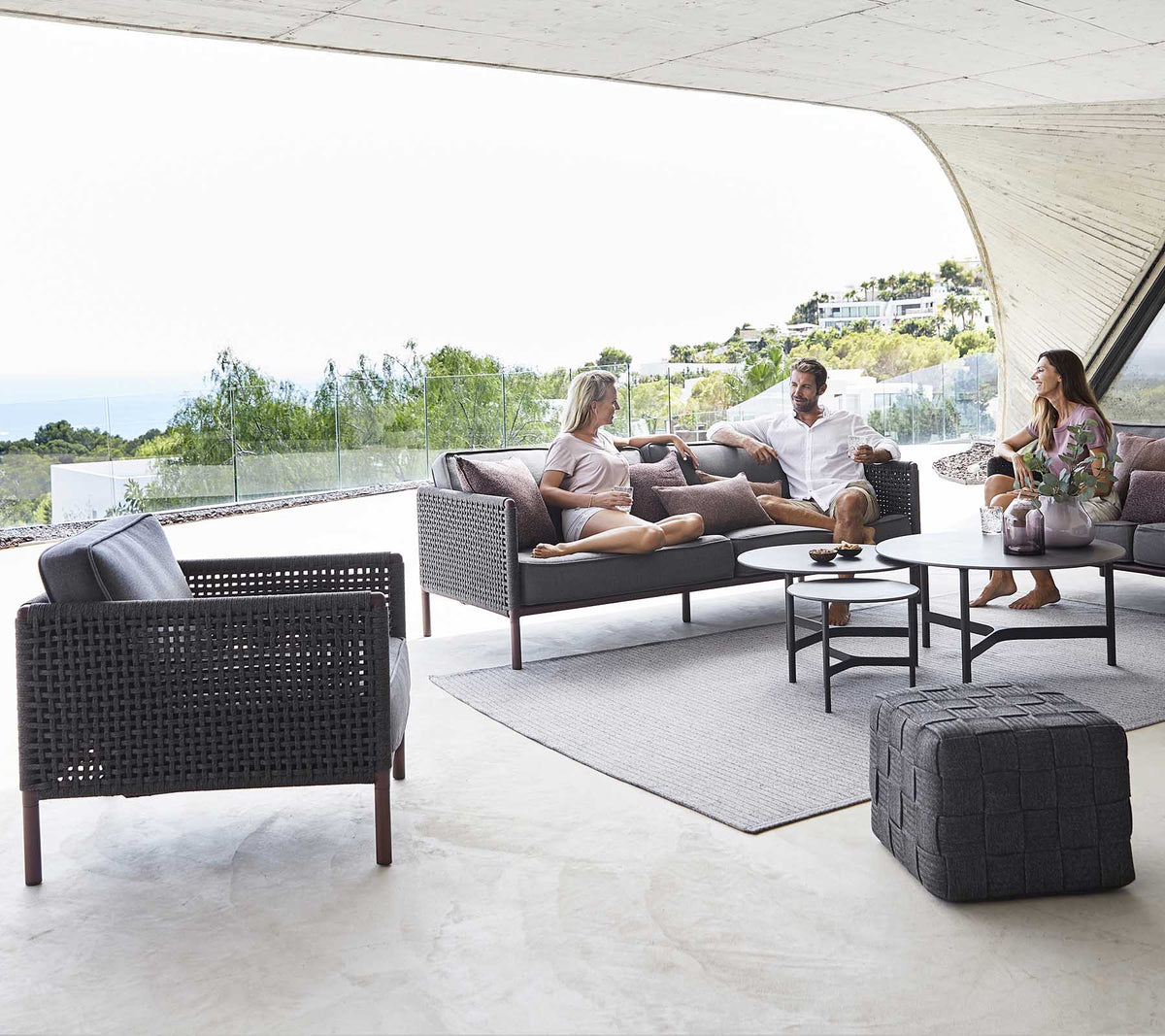 Encore 3 seater sofa by Cane-line