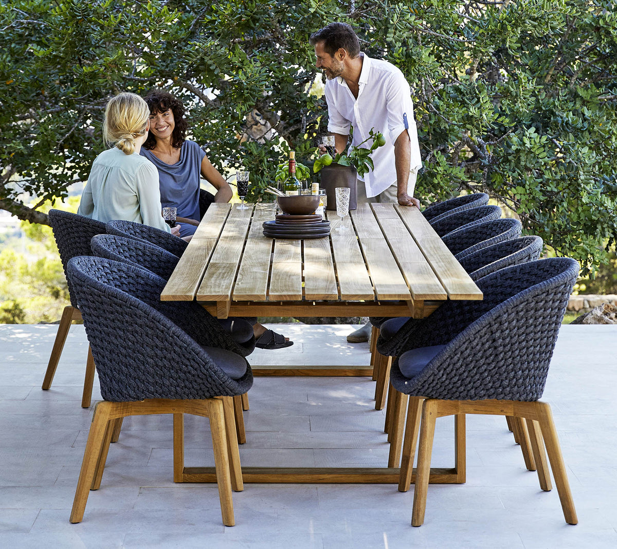 Endless table 332x100 cm by Cane-line