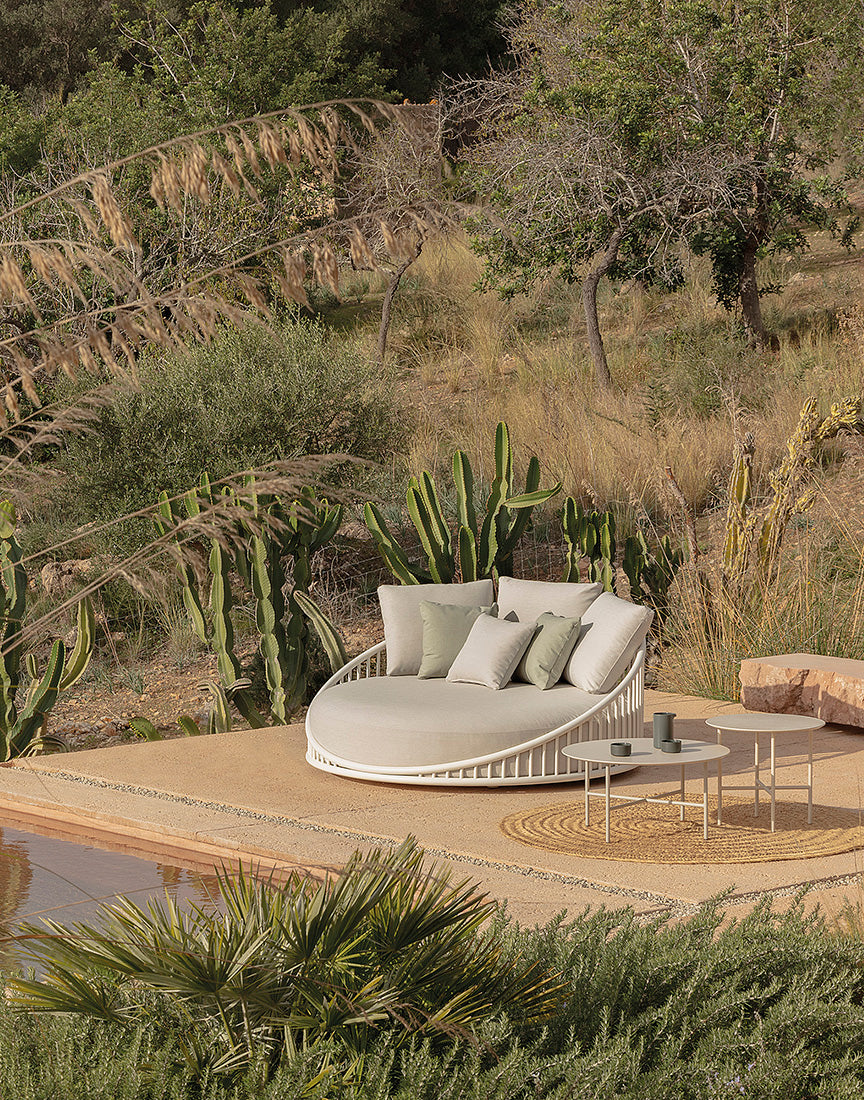 Cask Outdoor Round Daybed