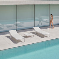 Flat High Chaise lounge