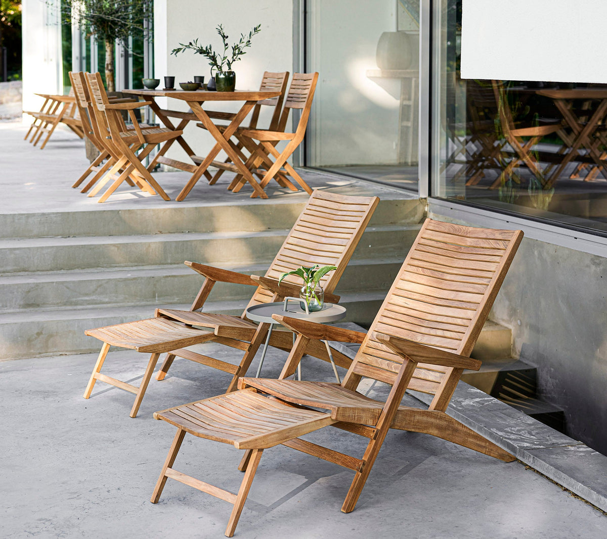 Flip deck chair by Cane-line