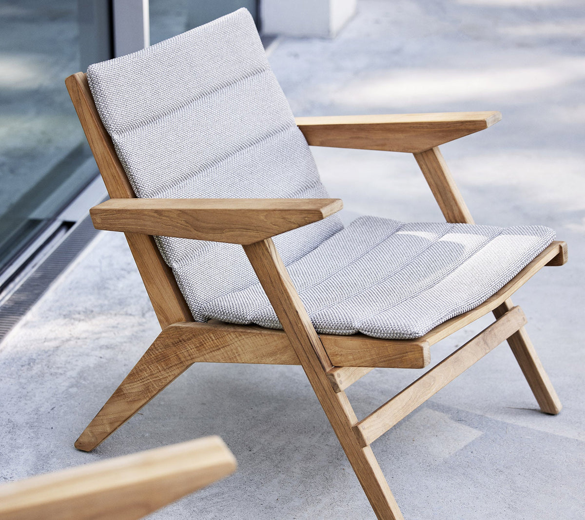 Flip lounge chair by Cane-line