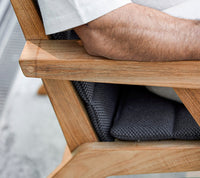 Flip lounge chair by Cane-line