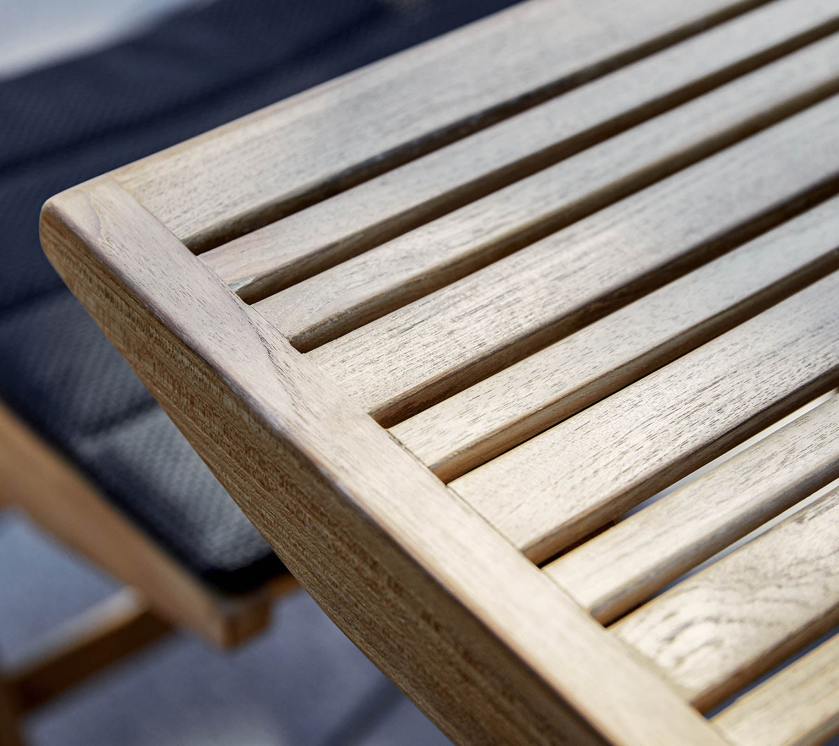 Flip folding table small by Cane-line