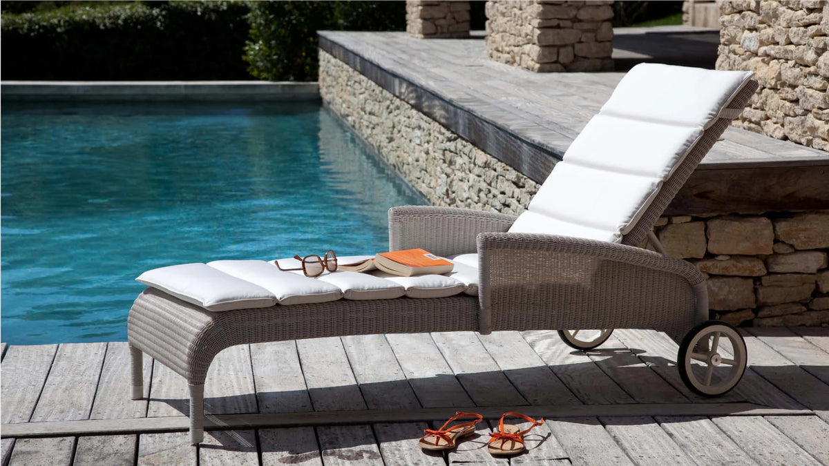 Safi Sunlounger With Arms